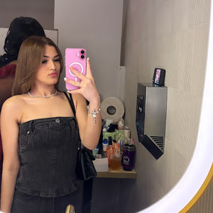 Meet your Posher, Analia